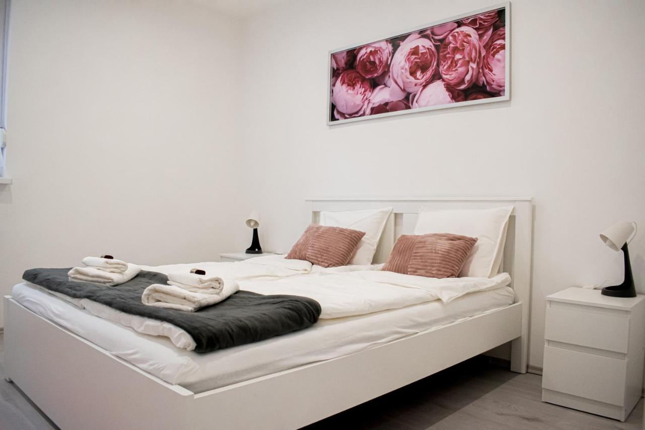 Fodormenta Residence Eger Esterno foto