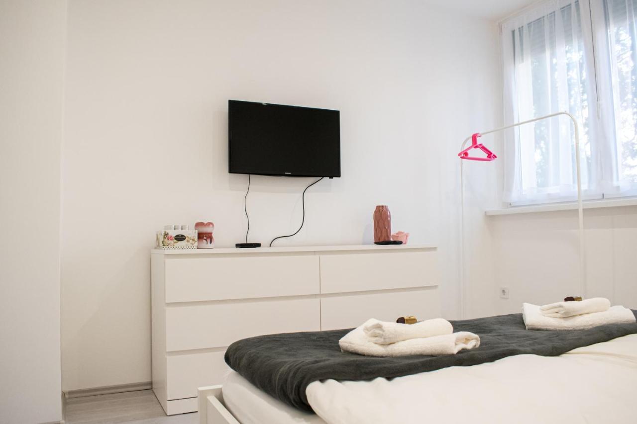 Fodormenta Residence Eger Esterno foto